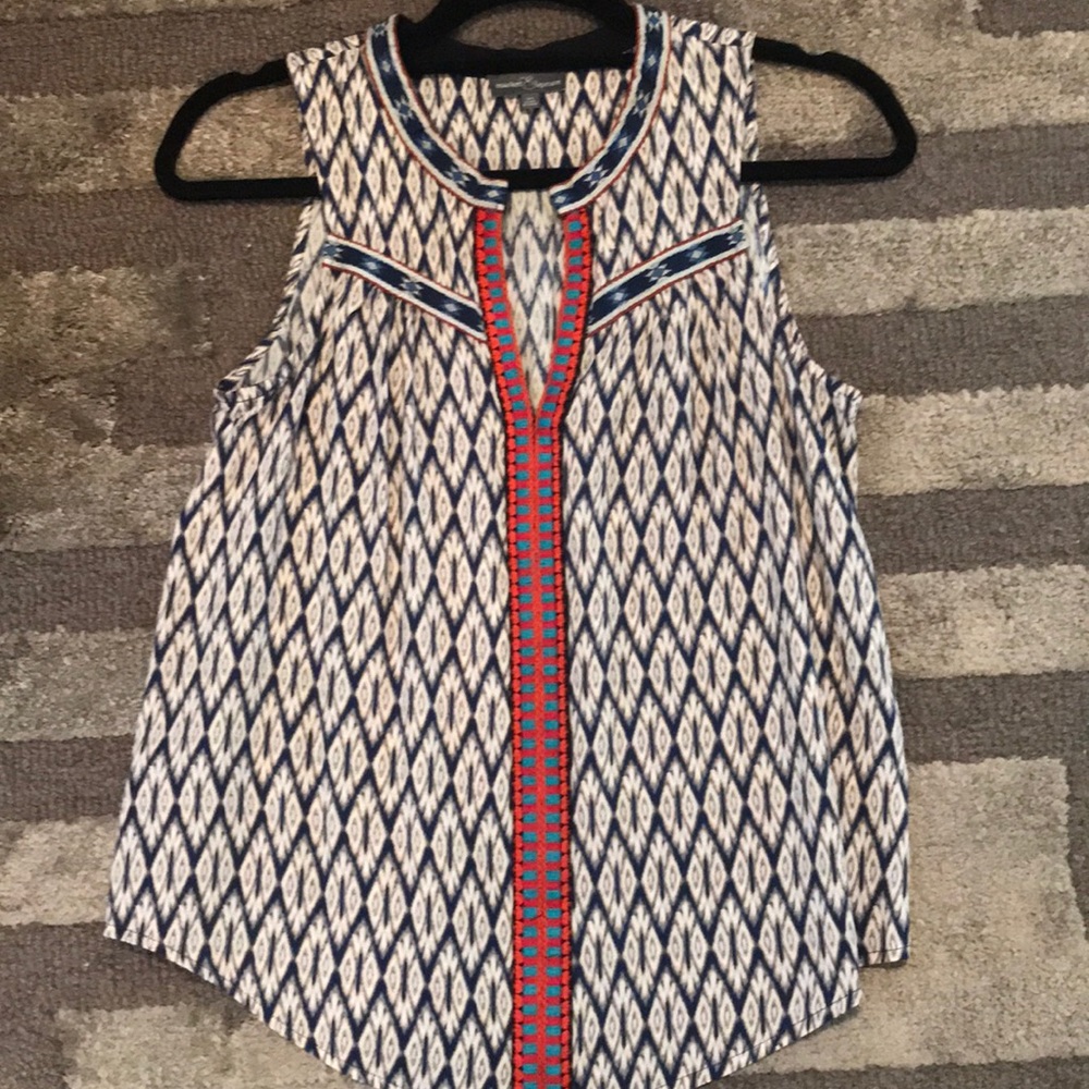 Market &Spruce Sleeveless cream/blue/red shirt